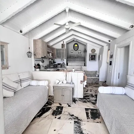 Fig Cottage, A Pretty 200 Year-old Stone Retreat Feriehus Antipata (Sami)